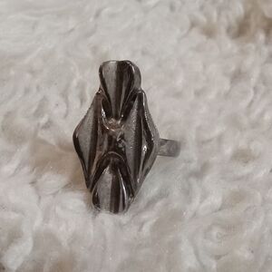 Elegant Silver Tone Ring